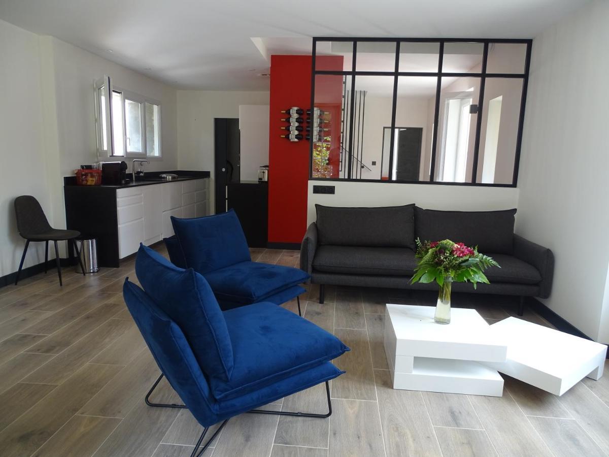 Villa Entiere Du Chateau Lacroix De Civrac 3 Ch, 3 Sdb, Piscine Xxl,Sauna, 4 Etoiles,7 Pers Kültér fotó
