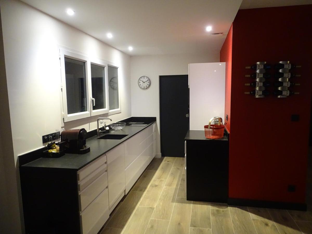 Villa Entiere Du Chateau Lacroix De Civrac 3 Ch, 3 Sdb, Piscine Xxl,Sauna, 4 Etoiles,7 Pers Kültér fotó