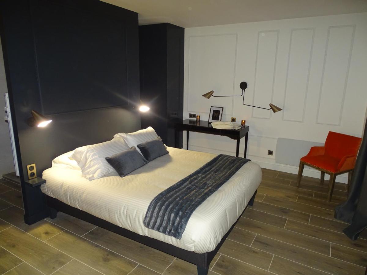 Villa Entiere Du Chateau Lacroix De Civrac 3 Ch, 3 Sdb, Piscine Xxl,Sauna, 4 Etoiles,7 Pers Kültér fotó