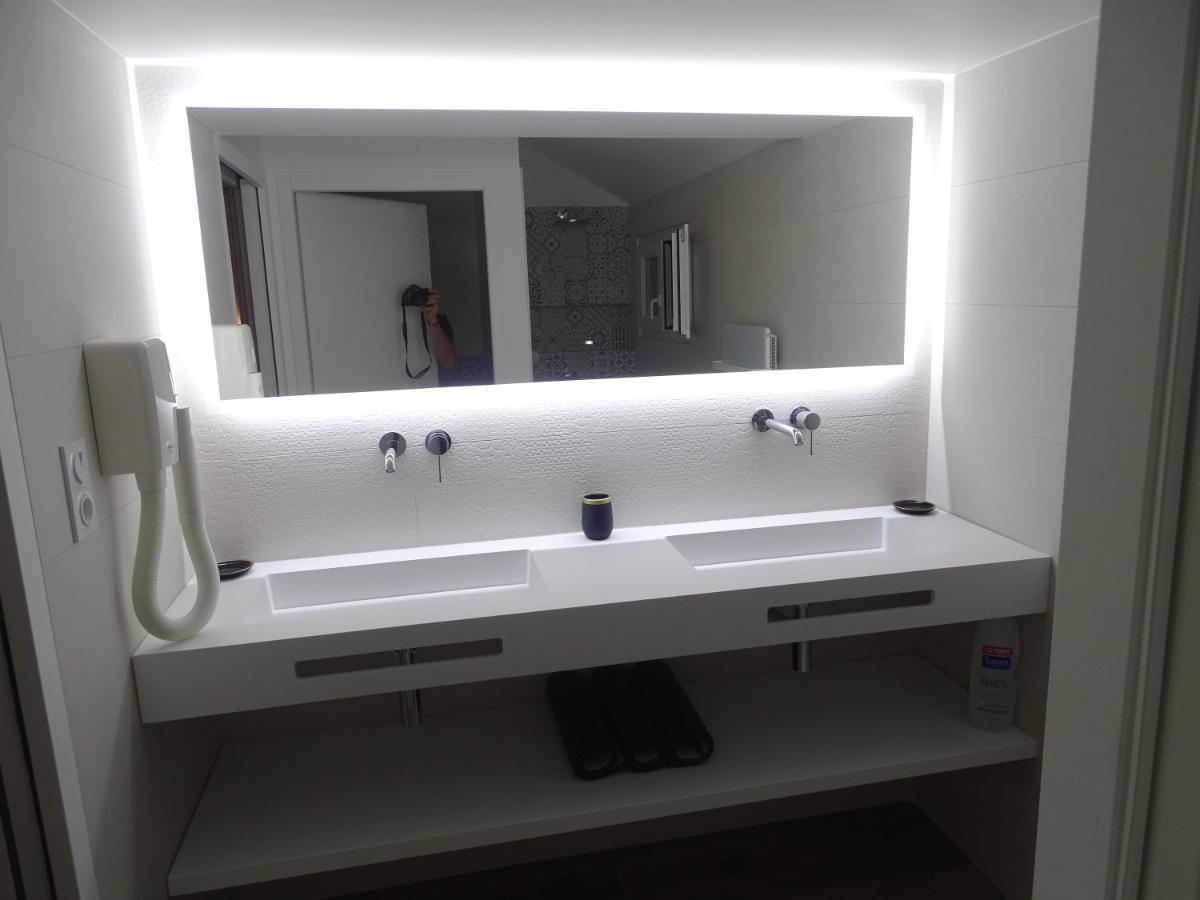 Villa Entiere Du Chateau Lacroix De Civrac 3 Ch, 3 Sdb, Piscine Xxl,Sauna, 4 Etoiles,7 Pers Kültér fotó