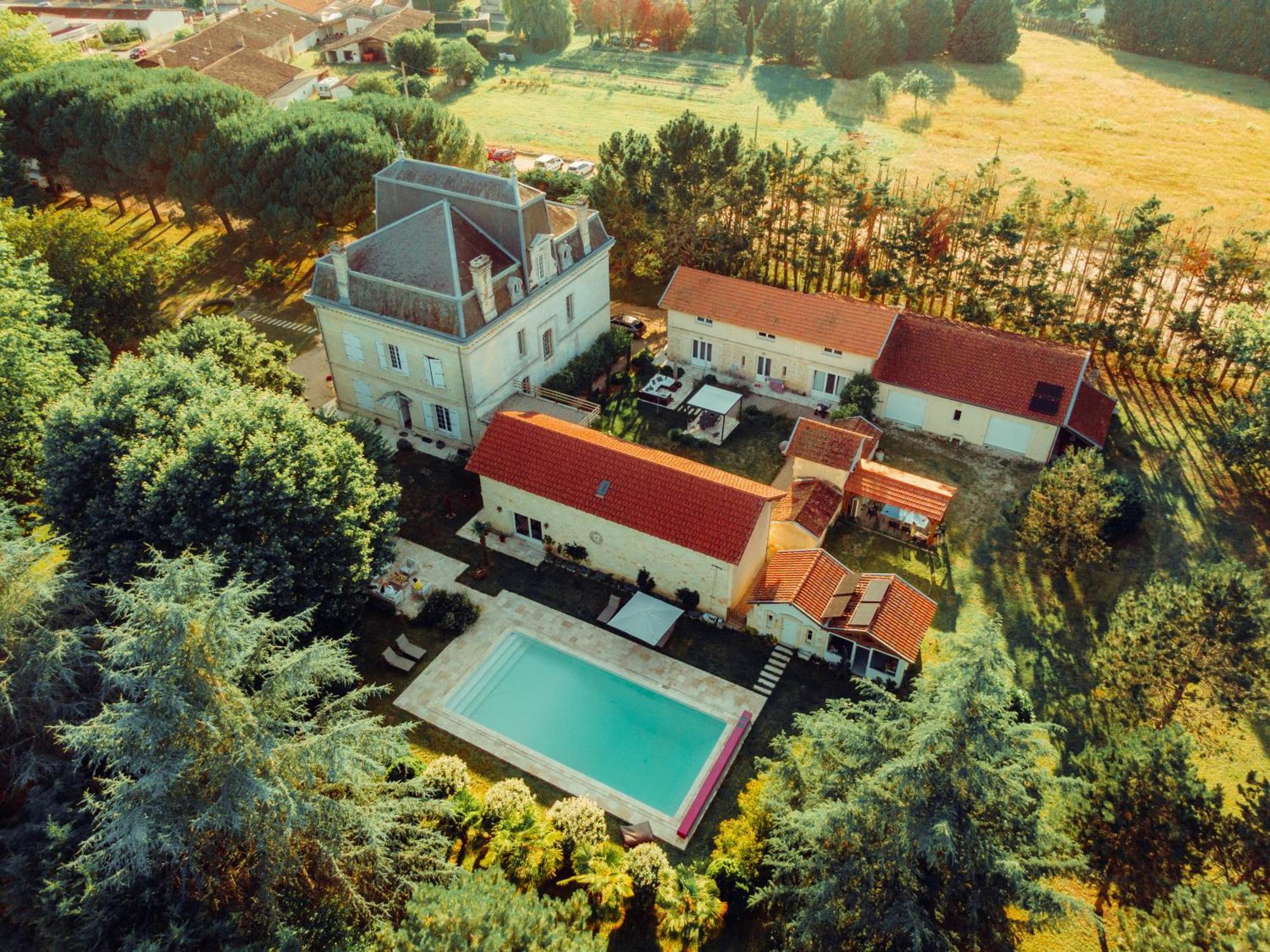 Villa Entiere Du Chateau Lacroix De Civrac 3 Ch, 3 Sdb, Piscine Xxl,Sauna, 4 Etoiles,7 Pers Kültér fotó